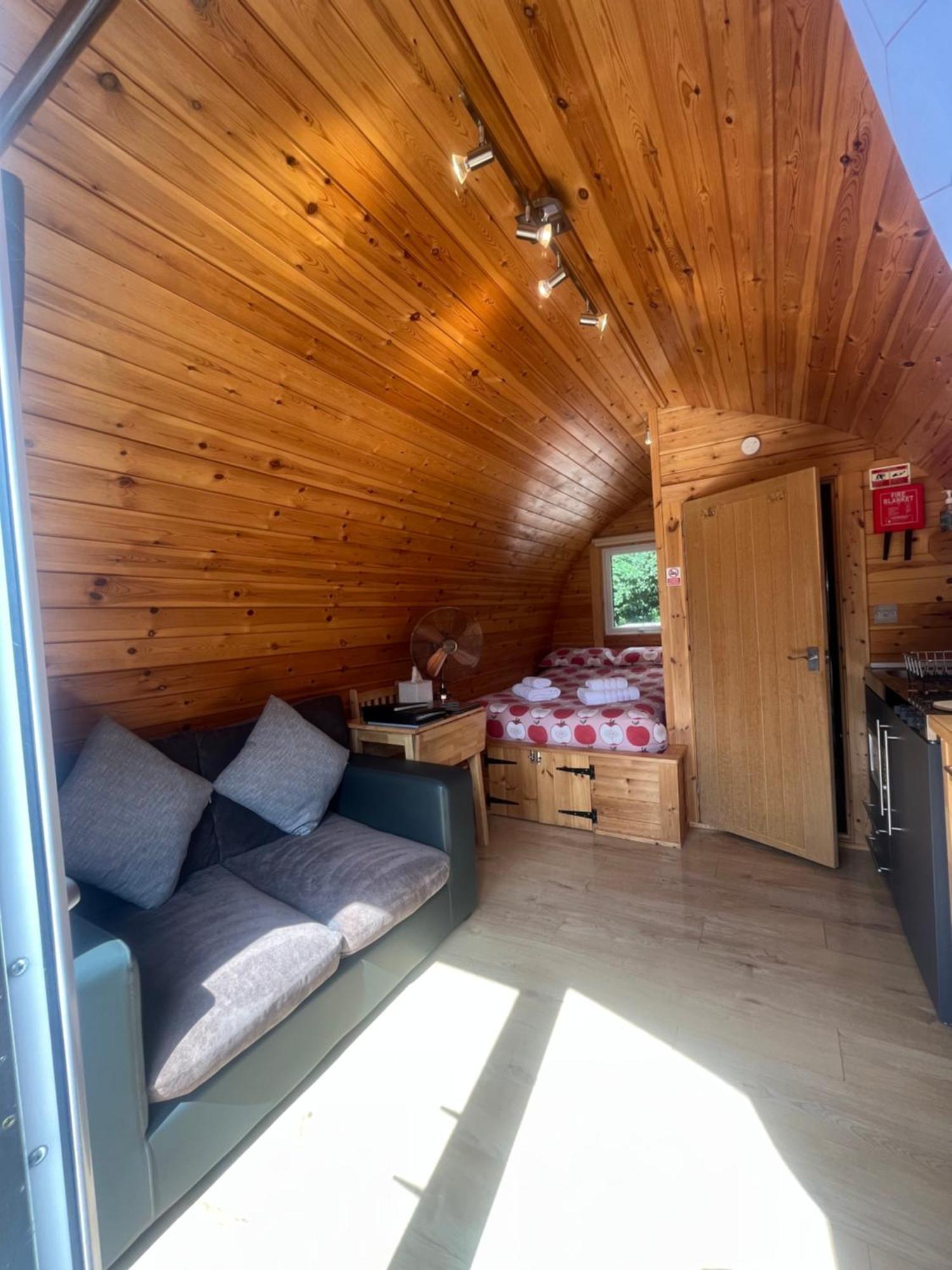 Conifer Cabins Форт-Уильям Экстерьер фото
