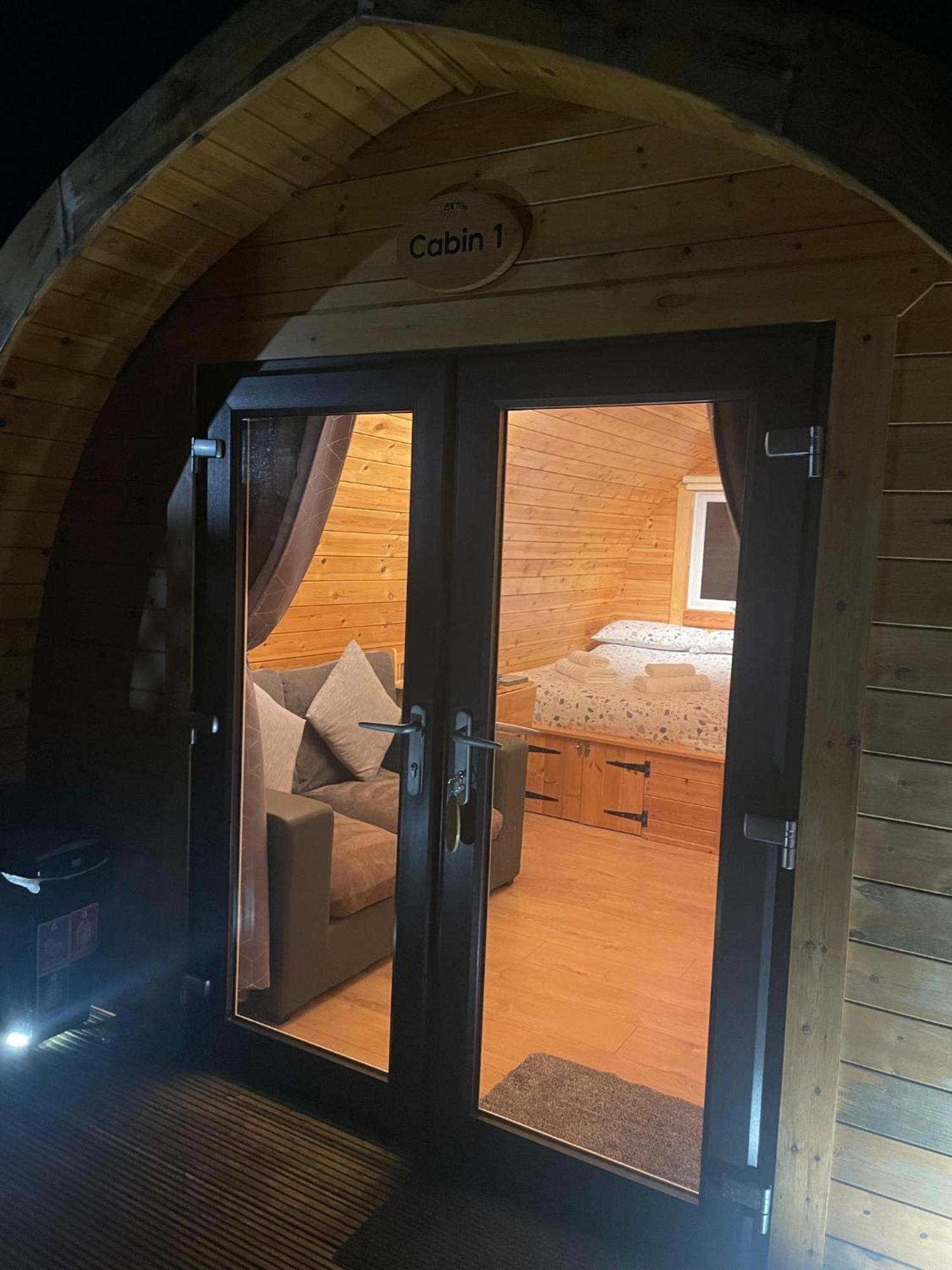 Conifer Cabins Форт-Уильям Экстерьер фото