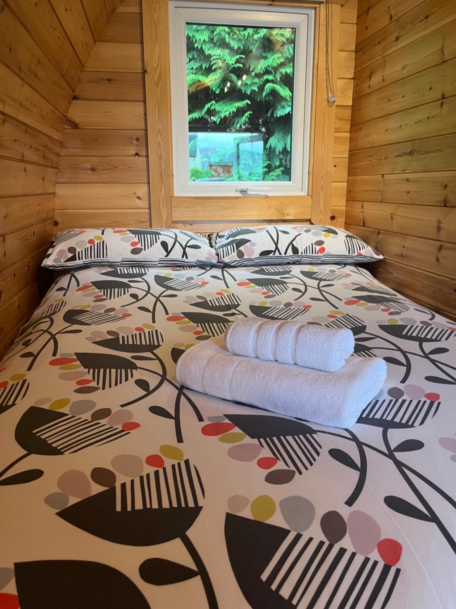 Conifer Cabins Форт-Уильям Экстерьер фото