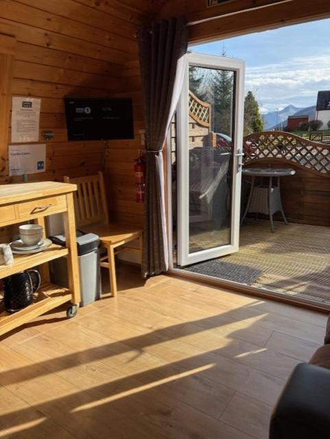 Conifer Cabins Форт-Уильям Экстерьер фото